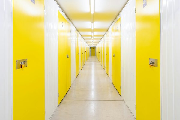 Comment libérer de l'espace avec un garde meuble?