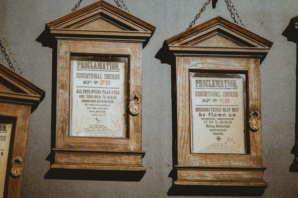 Comment créer des plaques funéraires personnalisées pour rendre hommage à un être cher ?