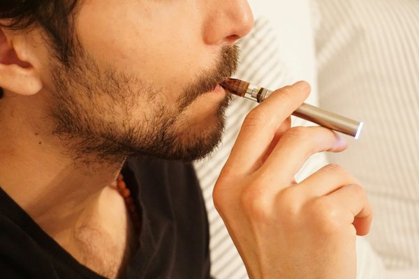 Comment choisir le meilleur grossiste pour votre commerce de vapotage ?