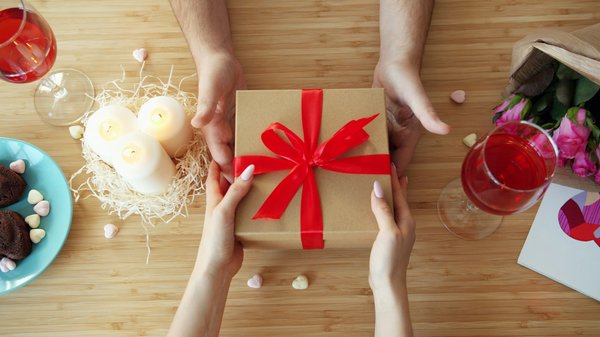 Souvenirs Uniques : Comment Choisir des Cadeaux Personnalisés Inoubliables